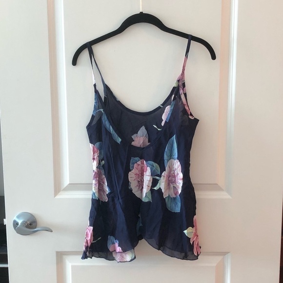 Planet Blue Floral Top - Picture 5 of 11